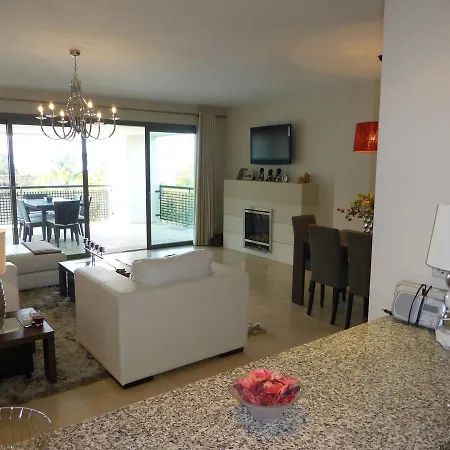 Appartement Luxury Overlooking Golf Course, Sea View *