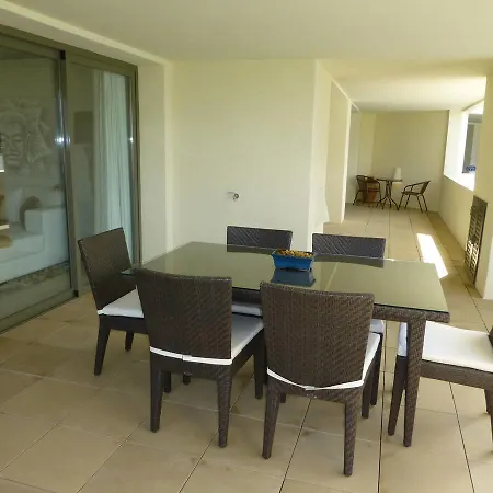 Appartement Luxury Overlooking Golf Course, Sea View *