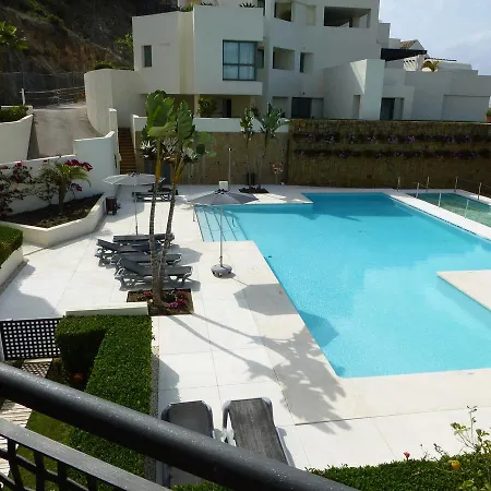 Luxury Overlooking Golf Course, Sea View Appartement Estepona